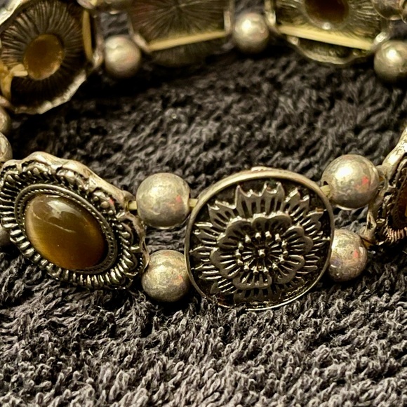 Jewelry - VTG TIGER’S EYE BUTTON BRACELET